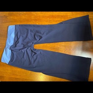 GapFit NWOT blue Capri leggings